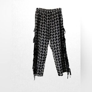 Lisa Says Gah Black and White Patterned Cropped Pants